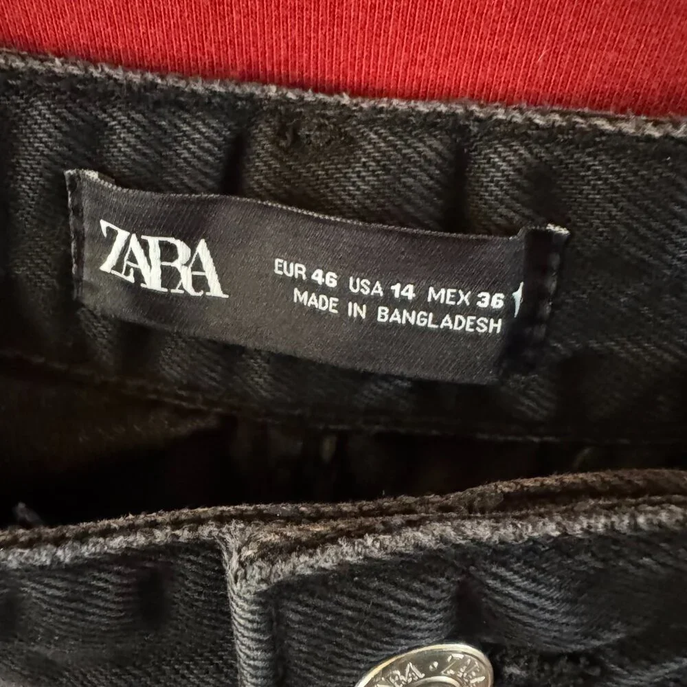 Zara Mid-Rise TRF Cargo Pants Denim Black Wide Leg Jeans Womens US Size 14 EU 46 - Picture 2 of 5